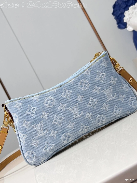 Liv LOUIS pochette -24.5*13.5*6.5CM VUITTON double 0809